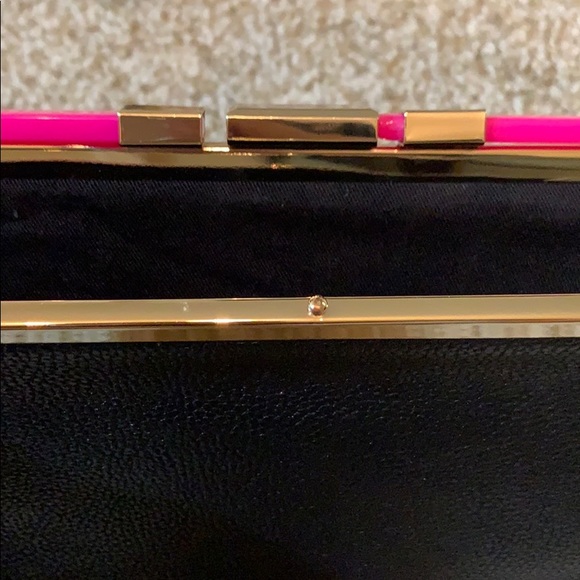 NEON PINK AND BLACK CLUTCH - Picture 4 of 4